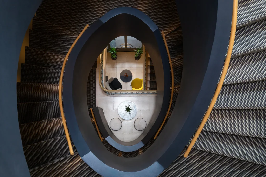 photographie architecture interieure hotel luxe escalier mercure armando garcia