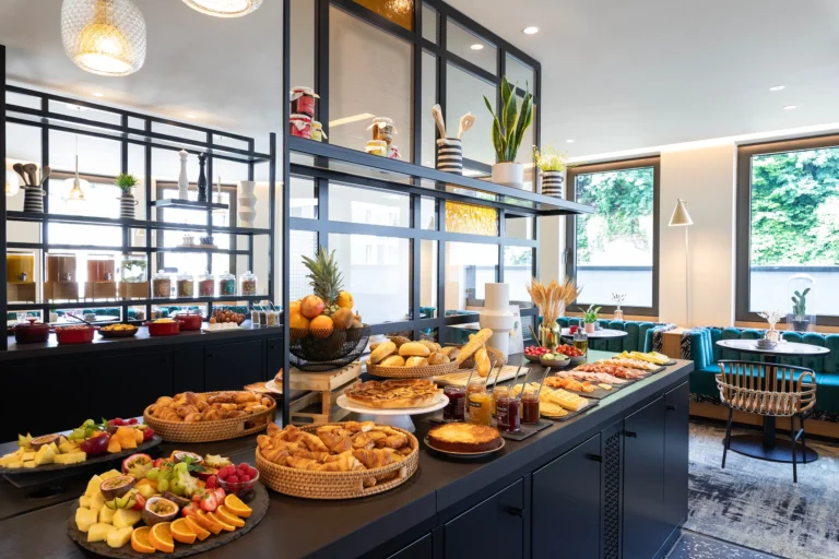 architecture commerce design bar restaurant petit dejeuner luxembourg hotel mercure armando garcia