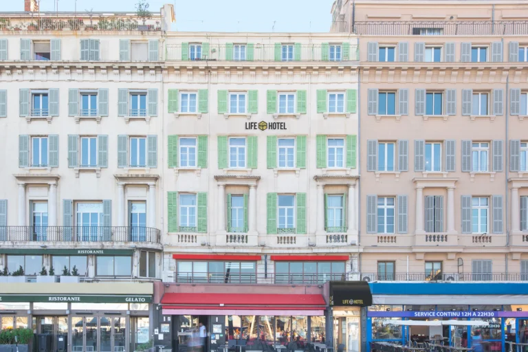 photographie architecture exterieure facade life hotel marseille vieux port armando garcia