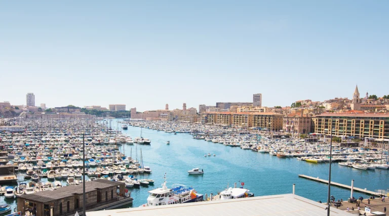photographie architecture exterieure life hotel roof top toits paysage vue vieux port armando garcia