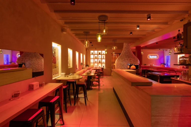 photographie architecture interieur commerce bar restaurant buenas paris salle comptoir espagne armando garcia