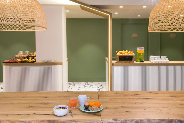 photographie architecture interieure life hotel bordeaux gare matin espace petit dejeuner restauration viennoiseries armando garcia
