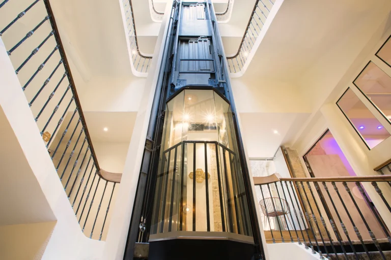 photographie architecture interieure life hotel escalier ascenseur cabine armando garcia