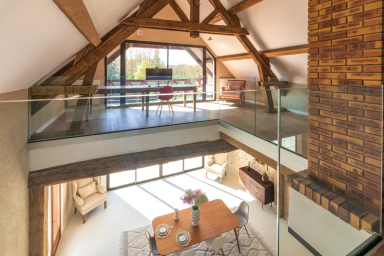 photographie architecture interieure maison luxe fontainebleau etage ouvert double hauteur garde corps vitres armando garcia