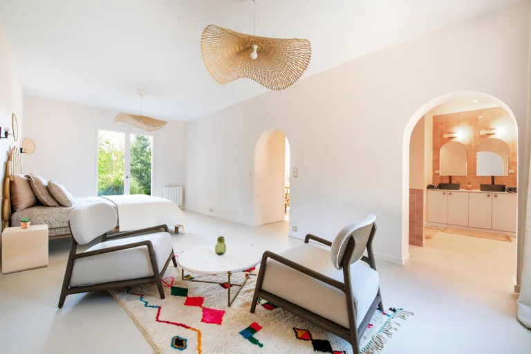 photographie architecture interieure maison luxe fontainebleau suite parentale traversante salle de bain attenante salon armando garcia